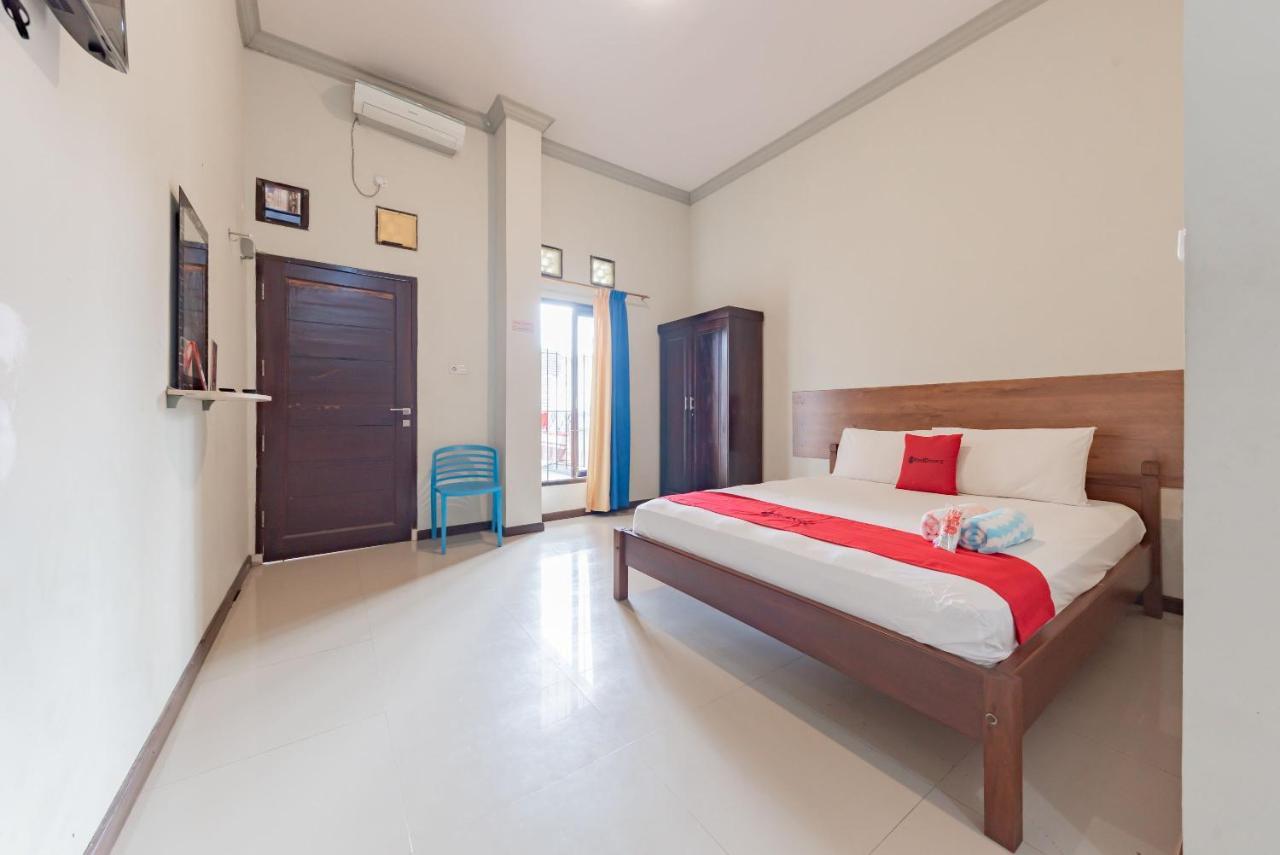 Hotel Reddoorz Near Gor Sempaja Samarinda Esterno foto