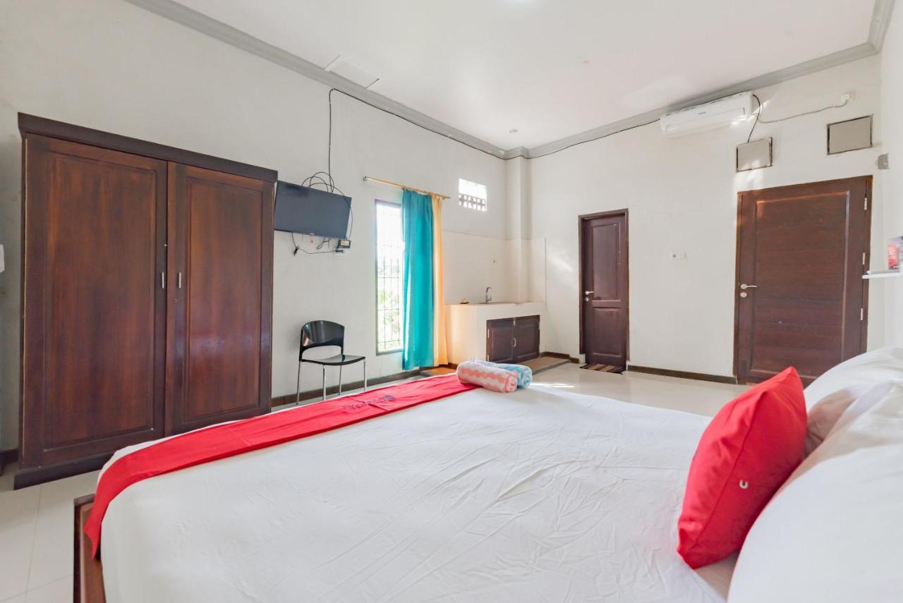 Hotel Reddoorz Near Gor Sempaja Samarinda Esterno foto